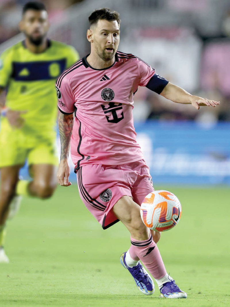 Lionel Messi: Soccer's Golden Striker — page 1